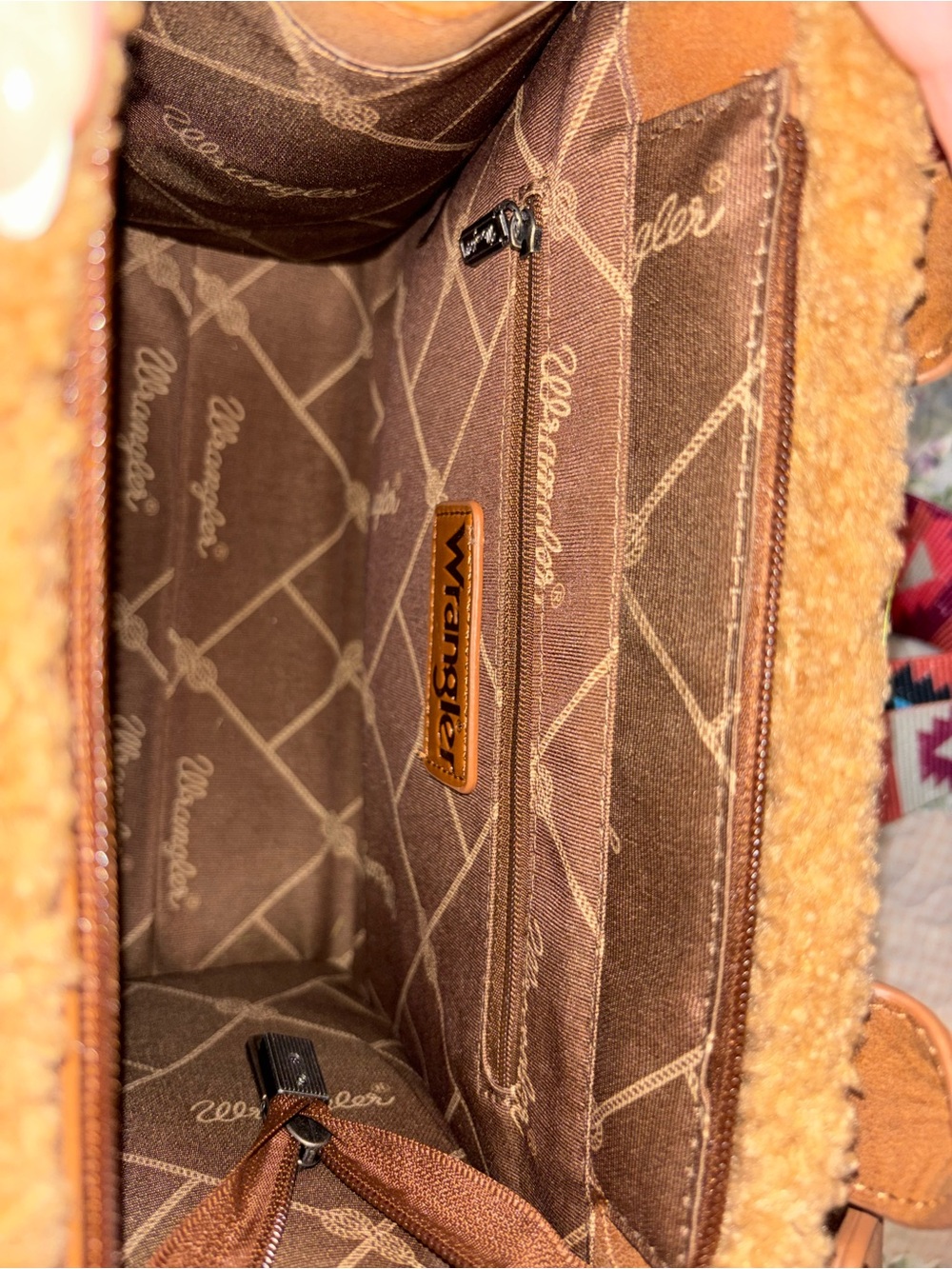 Wrangler Aztec Bag! β¨π - Picture 3 of 3